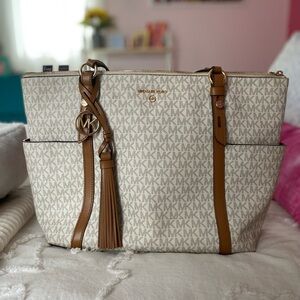 Michael Kors Signature Tote Bag - Cream and Tan